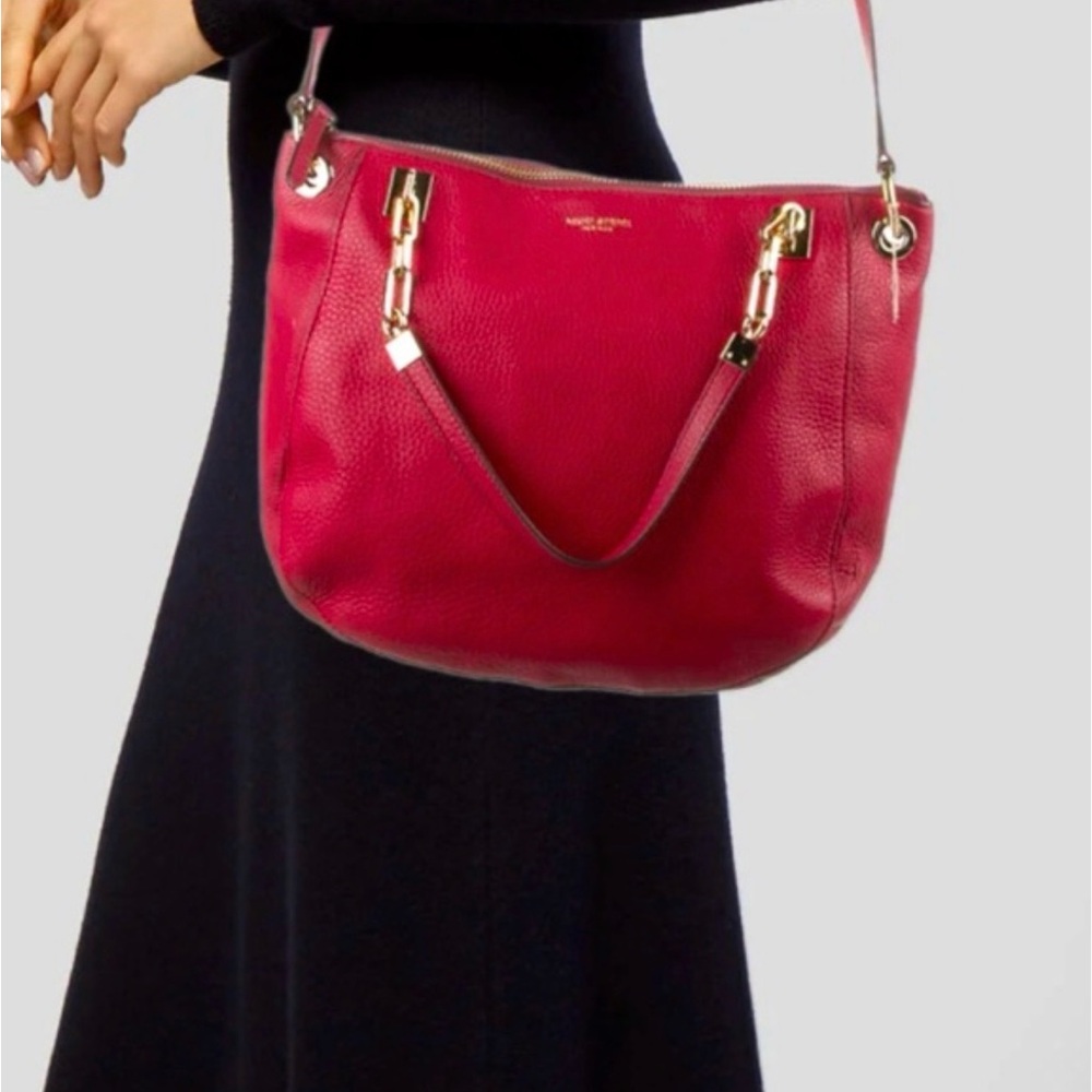 Elegant Red Leather Shoulder Bag